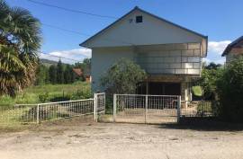 Prodaje se kuća na sprat u mjestu Dretelj , 240 , Čapljina