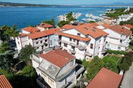 Crikvenica, kuća uz more, idealna prilika za renovaciju u drugom redu, 241 , Crikvenica